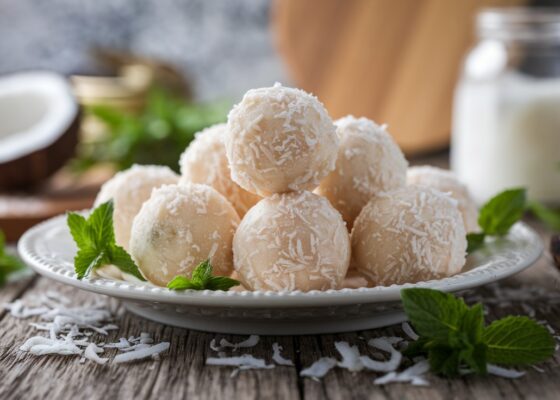 Keto Coconut Fat Bombs